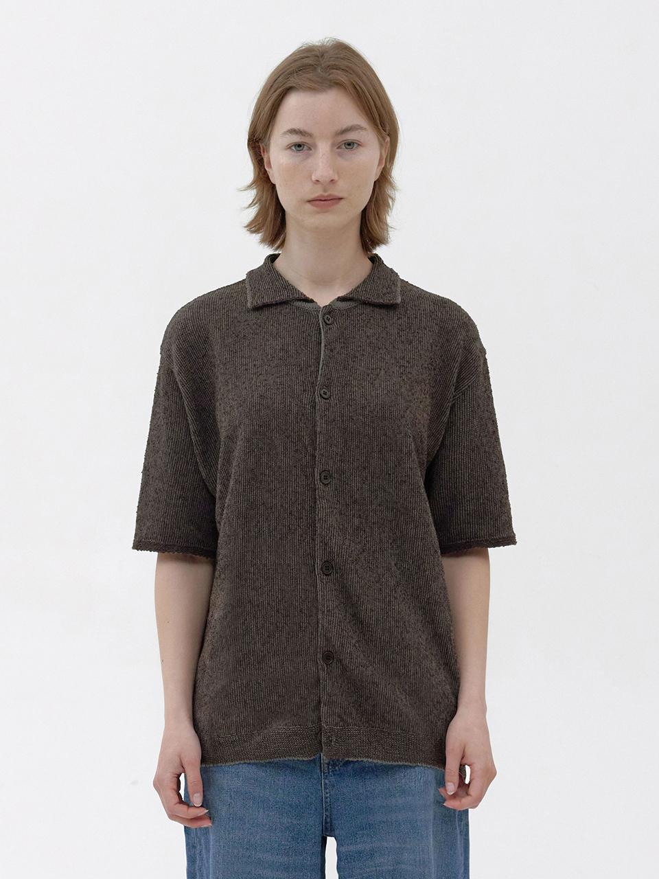 KNITLY [Women] Textured Paper Half Shirt (Khaki/Brown)