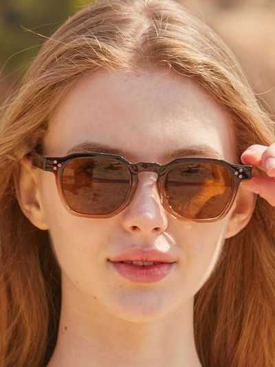 KOLEAT Layered Horn-Rimmed Gradient Multi-Angular UV Protection Sunglasses (DGGBB)