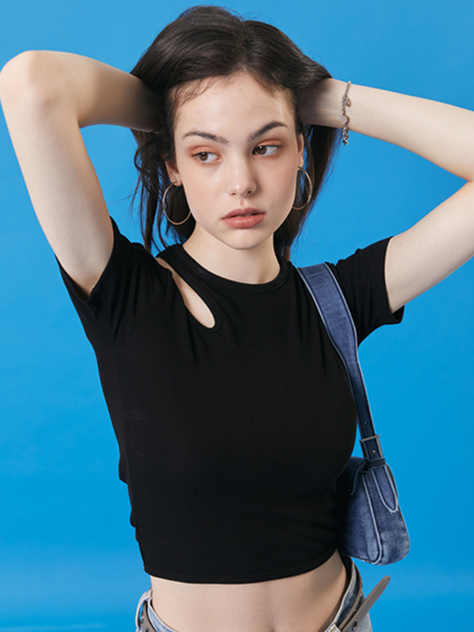 KOLEAT Slim Cut-out Ribbed T-shirt_Black