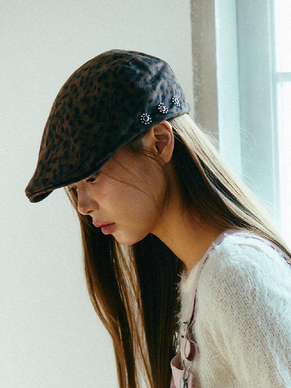 KOOKEESEE Eco Suede Stud Adjustable Hunting Cap [Leopard]