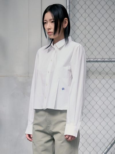 kuho plus Back Slit Cropped Pleated Blouse [Beige] (KE5260M021)