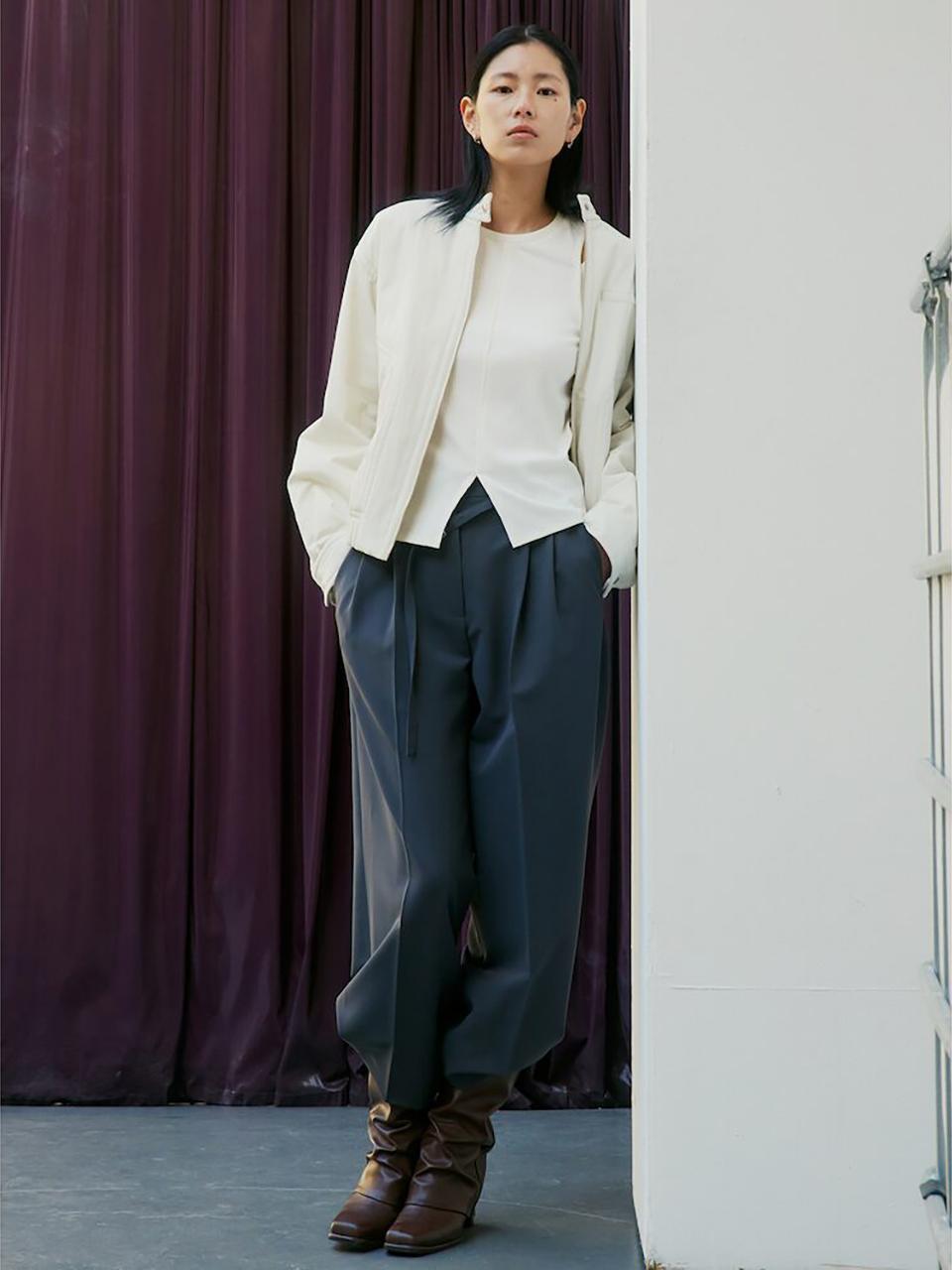 kuho plus Belted TwoTuck Semi-Wide Poly-Blend Pants [Grey] (KE5121M023)