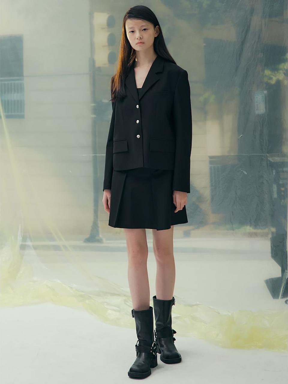 kuho plus Button Detail Tailored Short Jacket [Black] (KE5211M075)