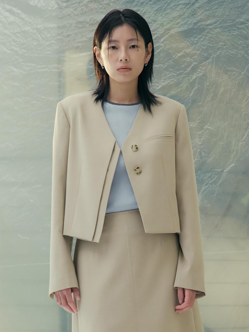 kuho plus Collarless V-neck Short Jacket [Beige] (KE5211M03A)