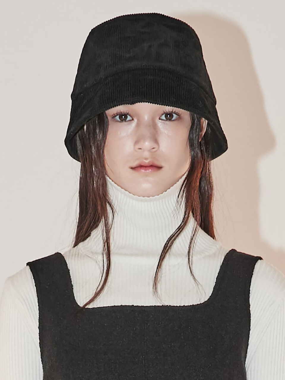 kuho plus Corduroy Bucket Hat_Black
