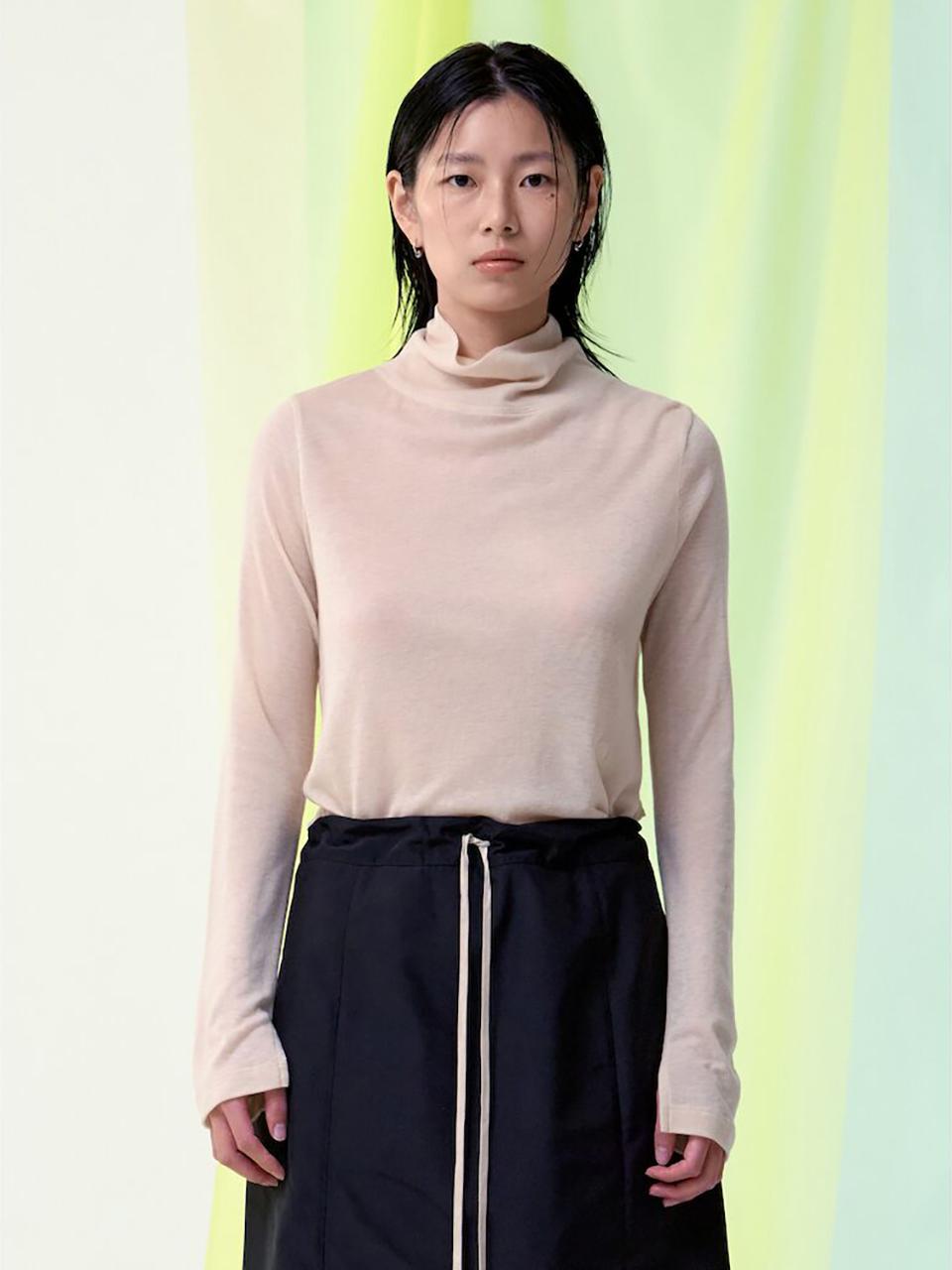 kuho plus Essential Sheer Ribbed Turtleneck T-shirt [Beige] (KE5140M01A)