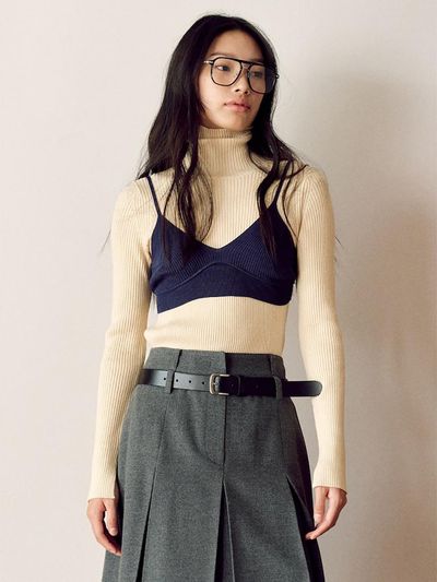 kuho plus Essential Turtleneck Pullover - Light Beige