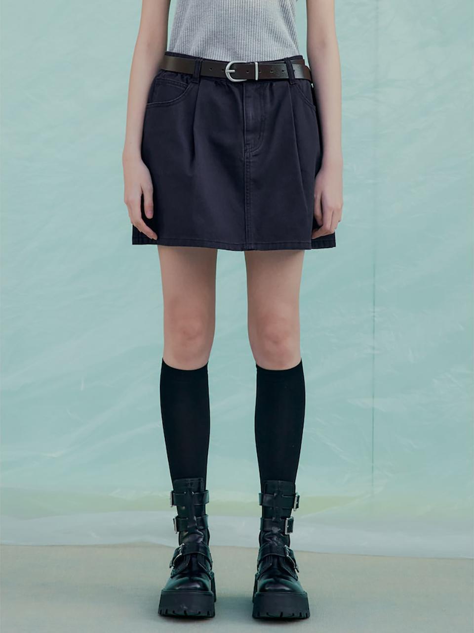 kuho plus Flared Pleated Denim Mini Skirt [Purple Navy] (KE5227M51R)