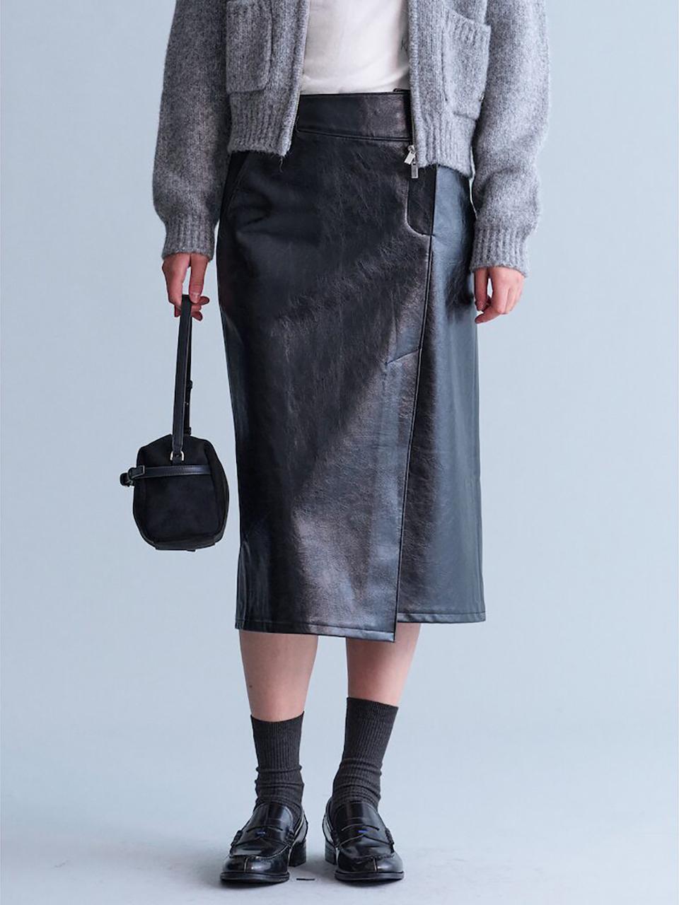 kuho plus H-line Leather Midi Skirt - Black