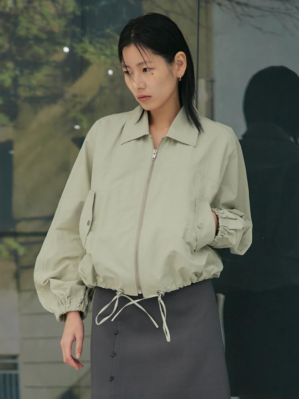 kuho plus Signature Casual Short Cotton-Nylon Jacket [Light Khaki] (KE5239M03H)