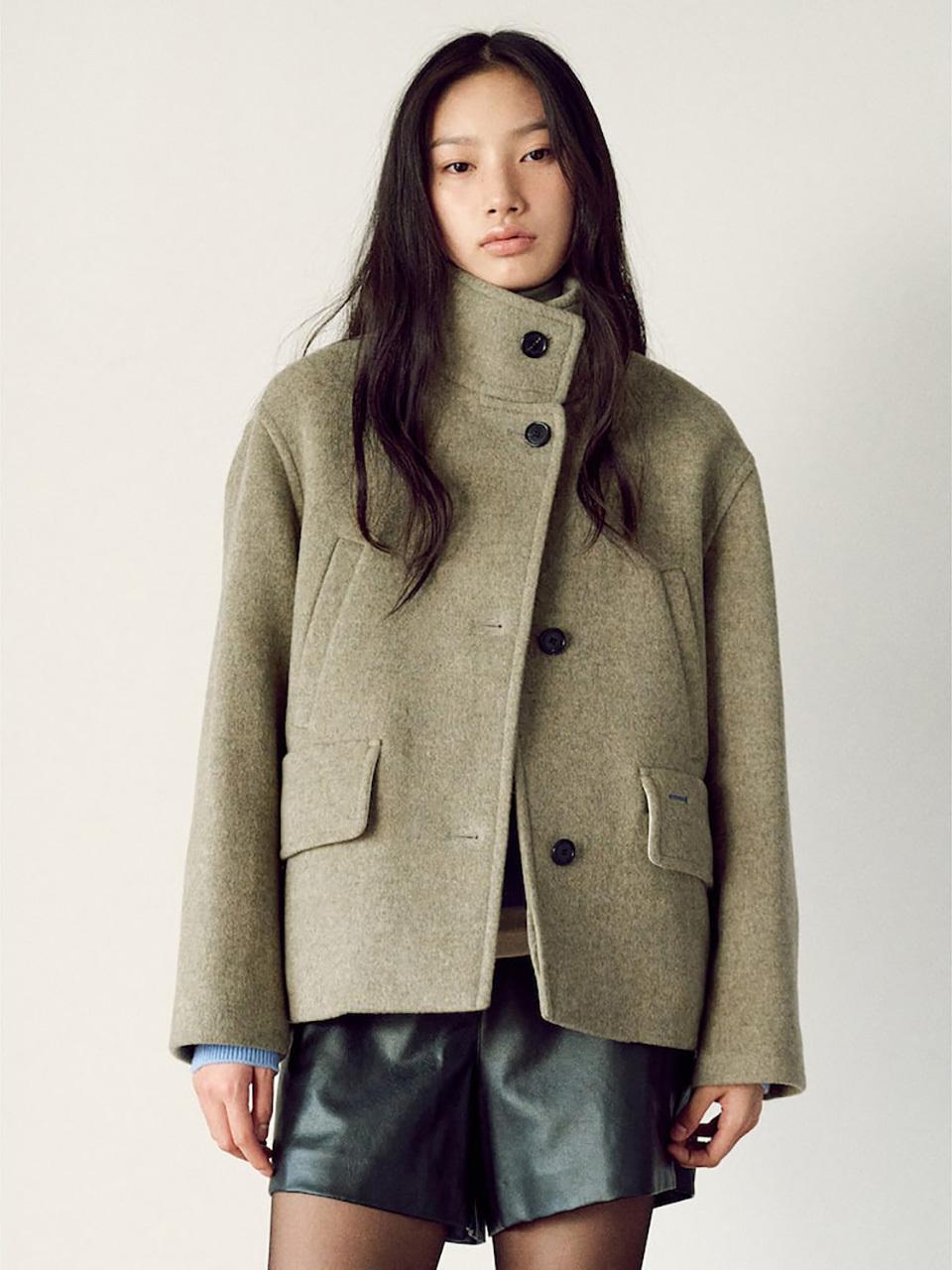 kuho plus Signature Cocoon Short Coat - Green