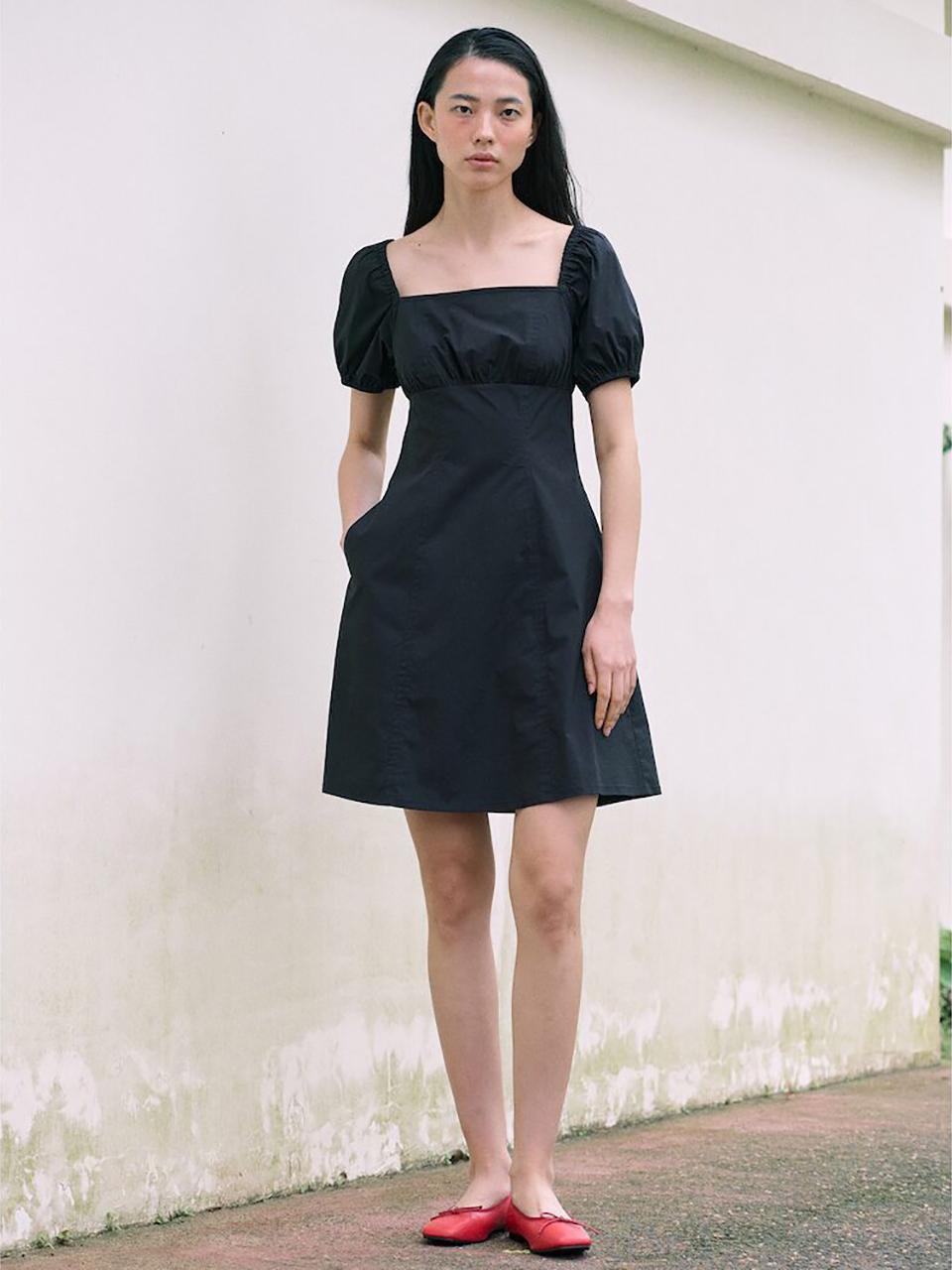 kuho plus Square Neck Shirring Mini Dress_Black