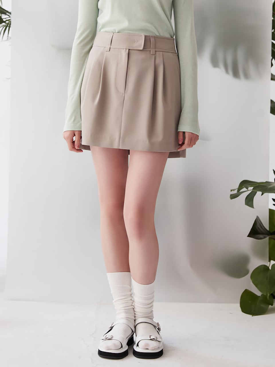 kuho plus Two Tuck Mini Skirt _Beige
