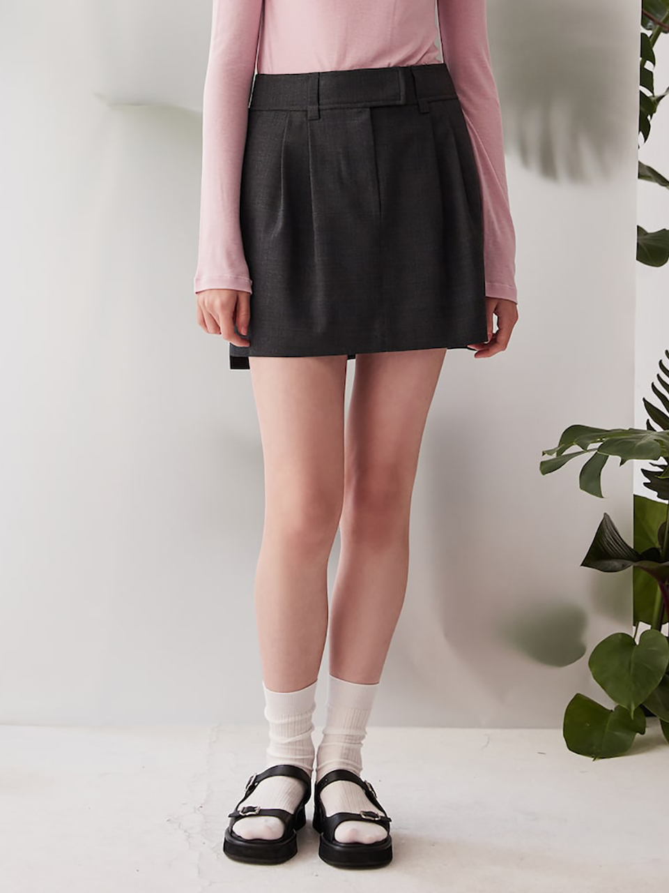 kuho plus Two Tuck Mini Skirt _Dark Grey
