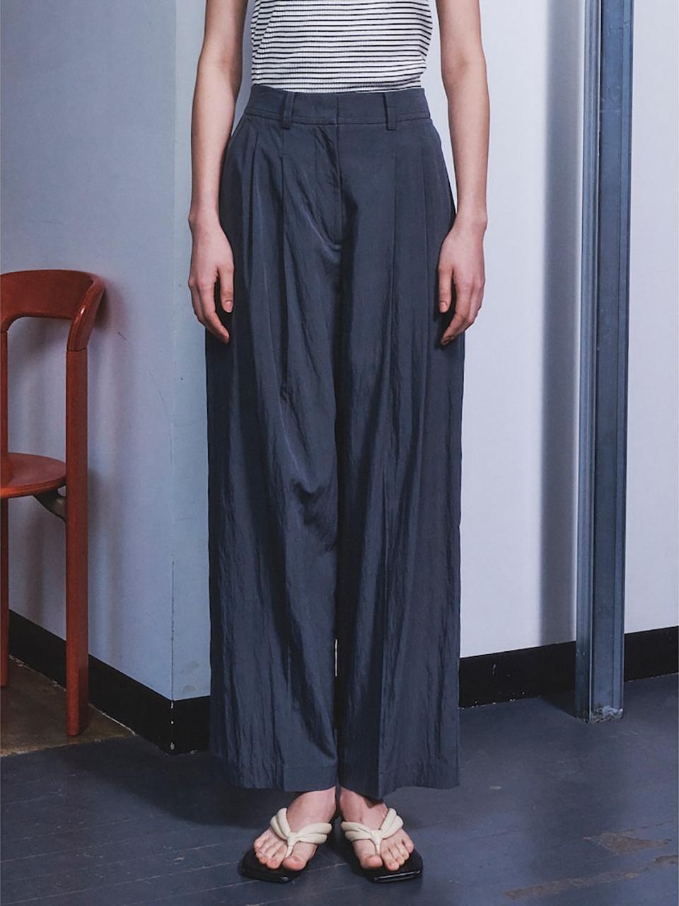 kuho plus TwoTuck Long Pants Ash (KE4321M034)