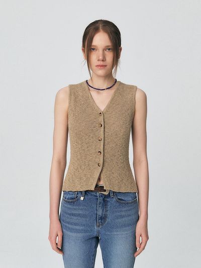 KUME Fitted Button Knitted Vest [Melange Beige]