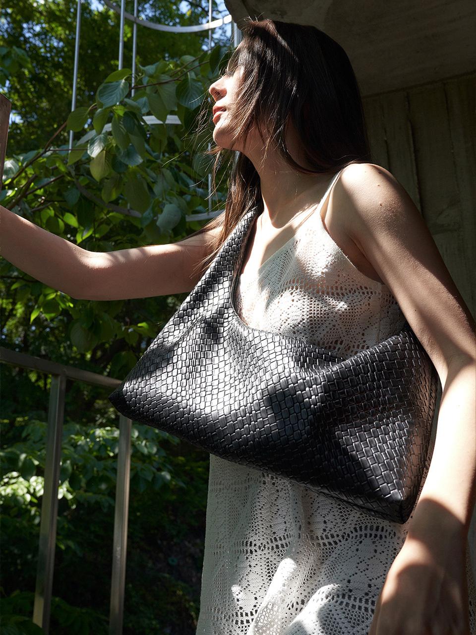 KWANI Cross Body Slouchy Hobo Bag_Night Black