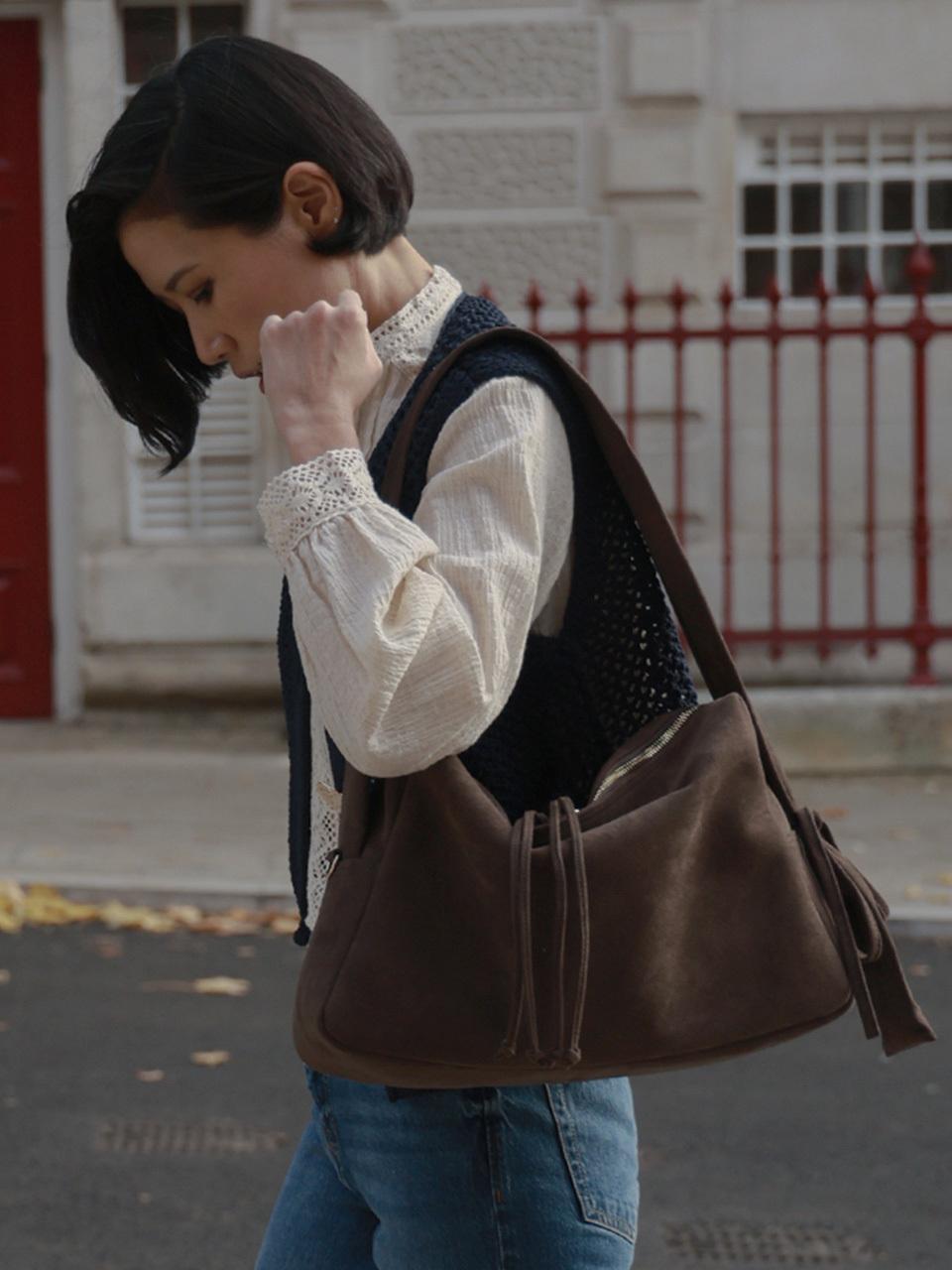 KWANI Suede Knotted Ribbon Bread Bag [Walnut Brown]