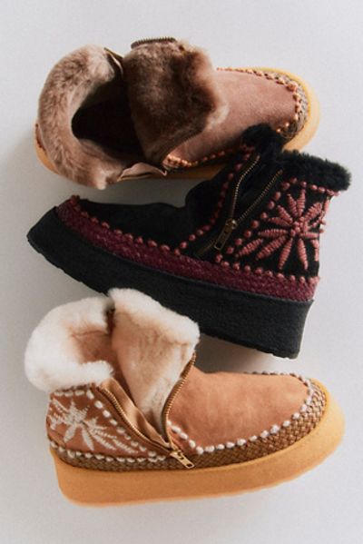 Laidback London Setsu Platform Floral Stitched Boots