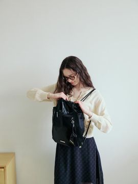 LAP GLOSSY CASUAL SLING BAG (AR7AB460)