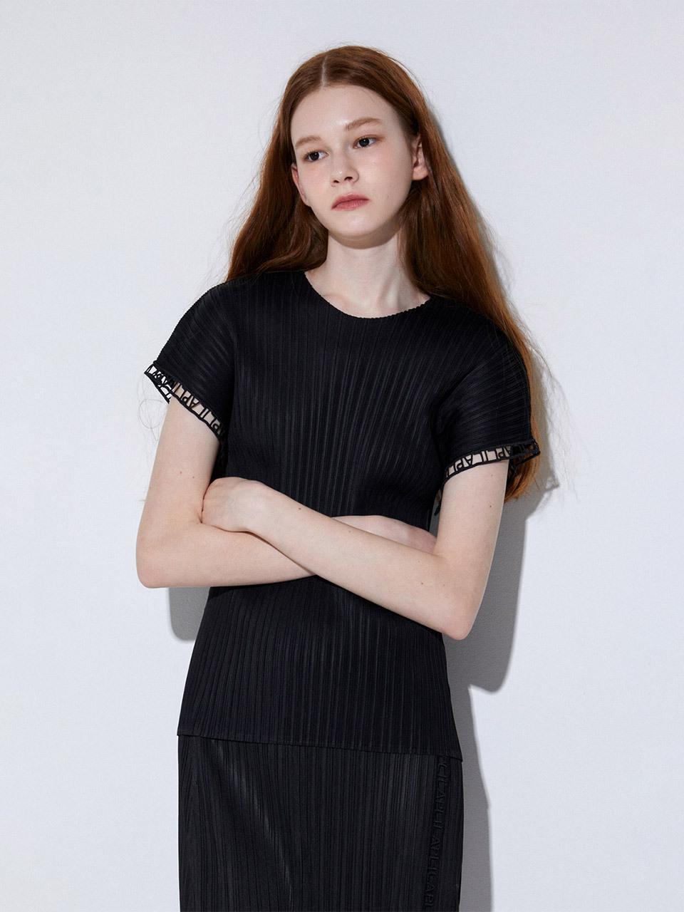 Lapli Basic Logo Embroidered T-shirt_LPTSM024003