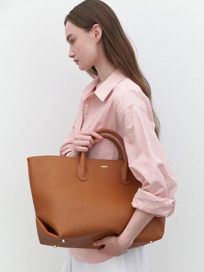 LARGO LARGO wide tote bag (camel)