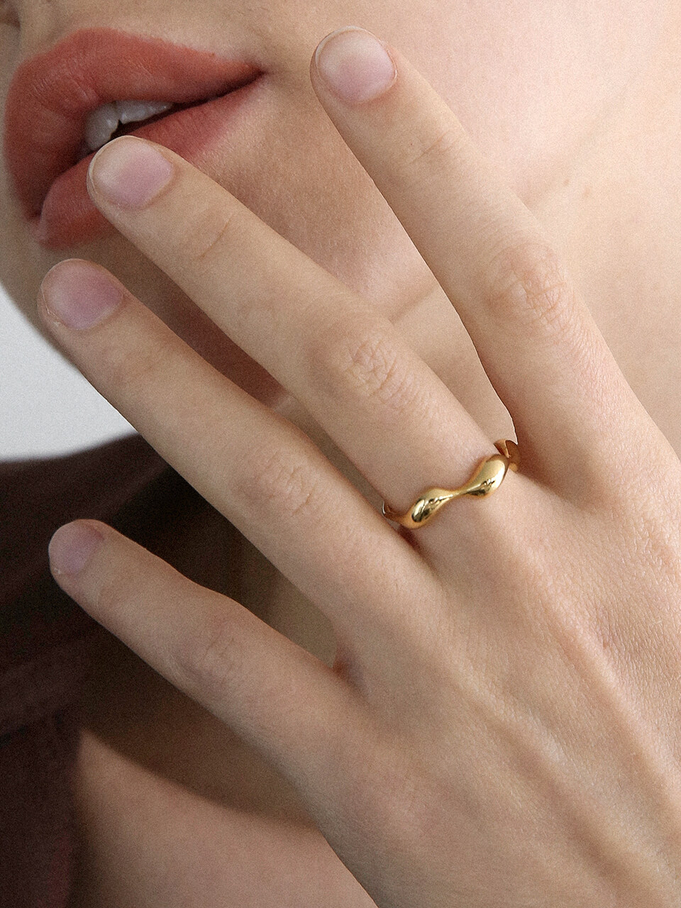 LAZYDAWN Rough Wave Ring