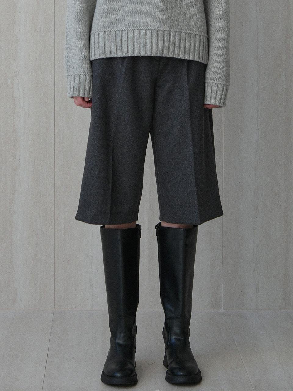 LE brushed wool bermuda pants (charcoal)