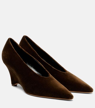 Le Monde Beryl Le Monde BÃ©ryl Victoria 70 velvet wedges