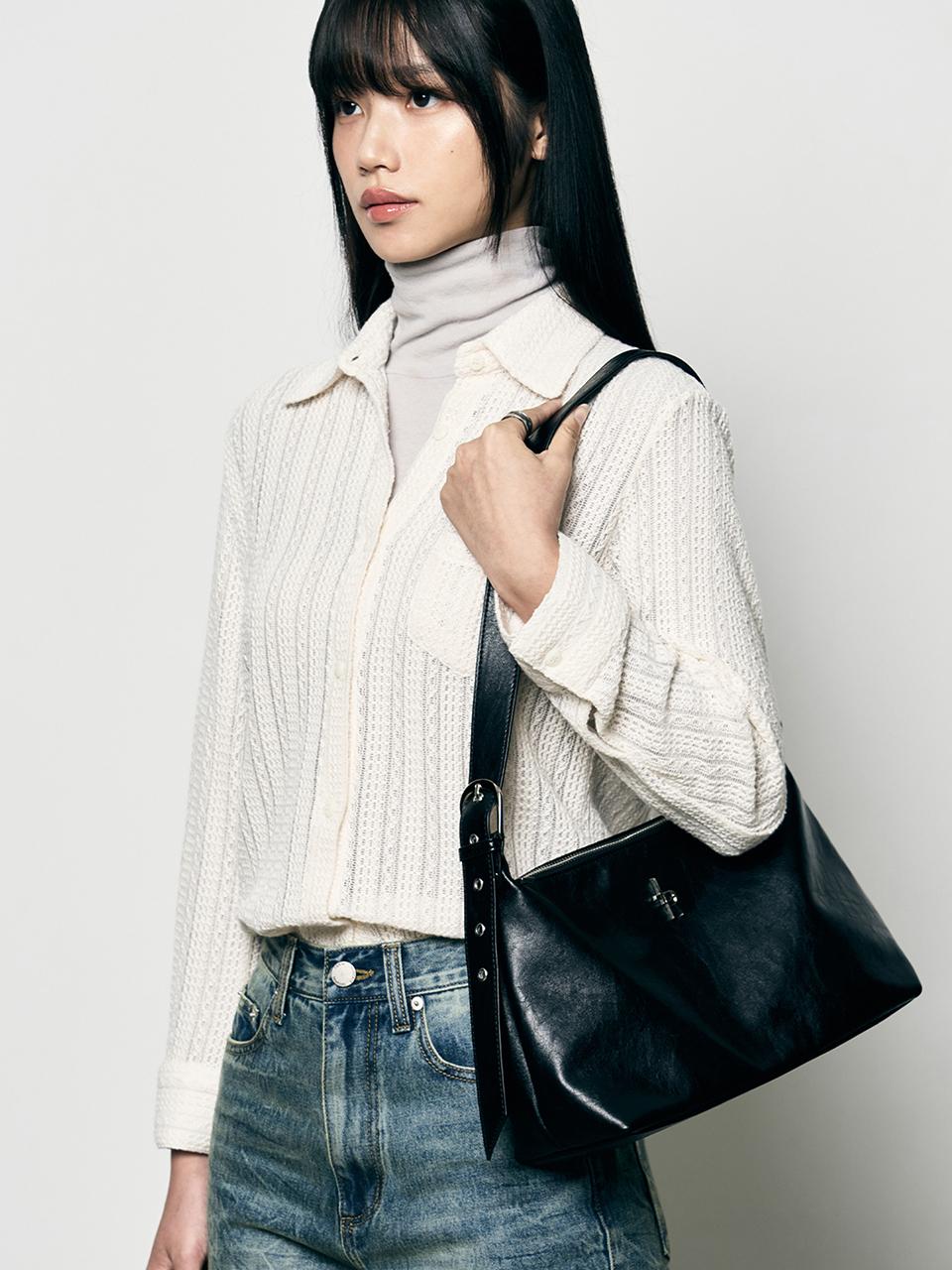 leathery Zippered Shoulder Bag [2 Colors]