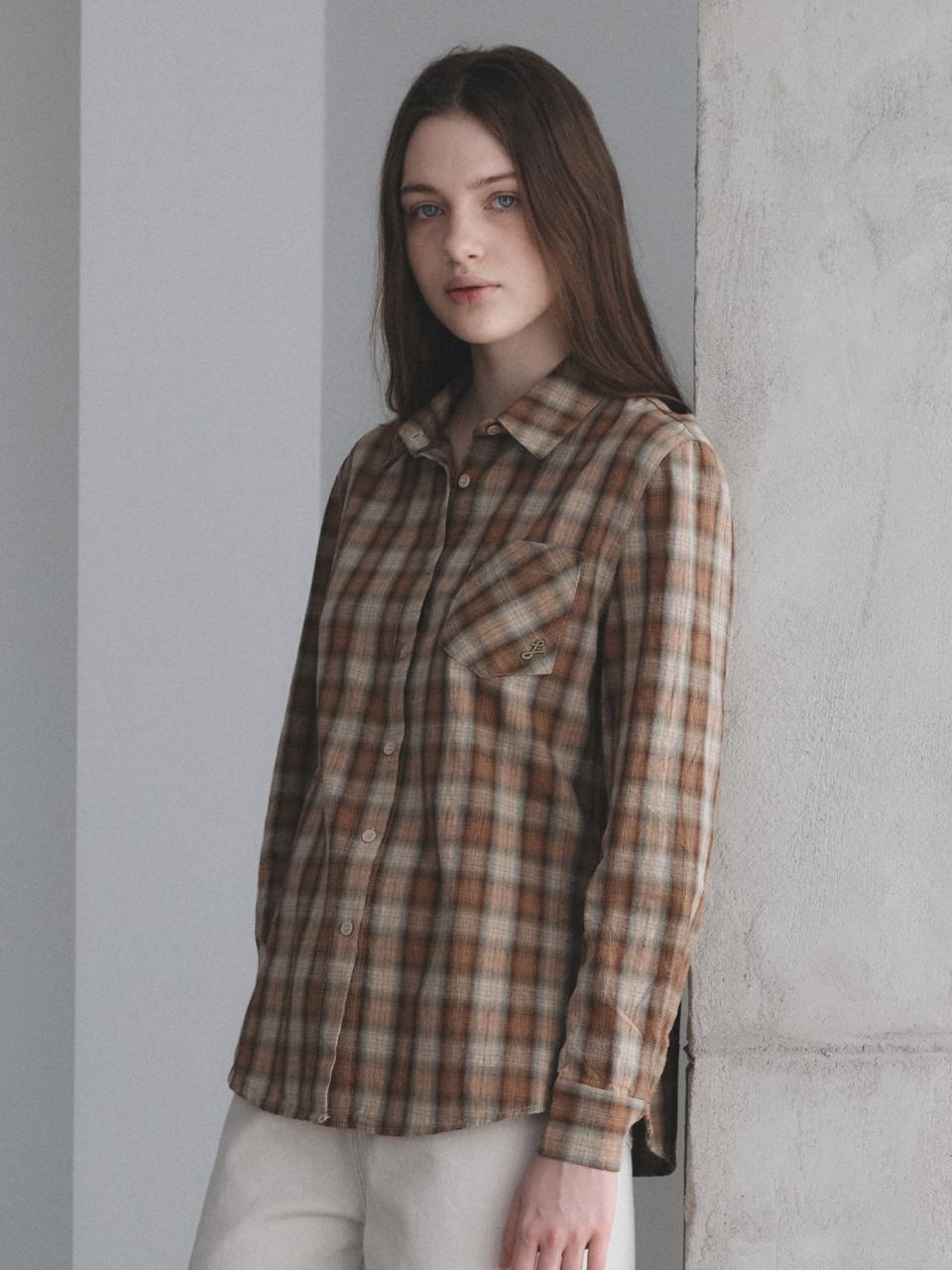 LEI AVERY Embossed embroidered checkered shirt (Beige)
