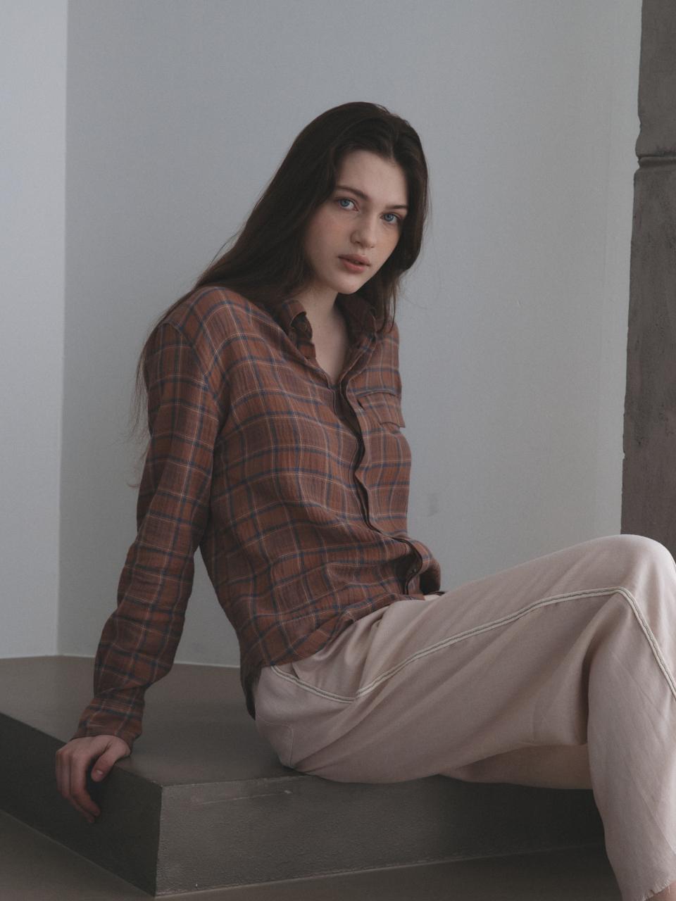 LEI AVERY Hidden button checkered shirt (pink)