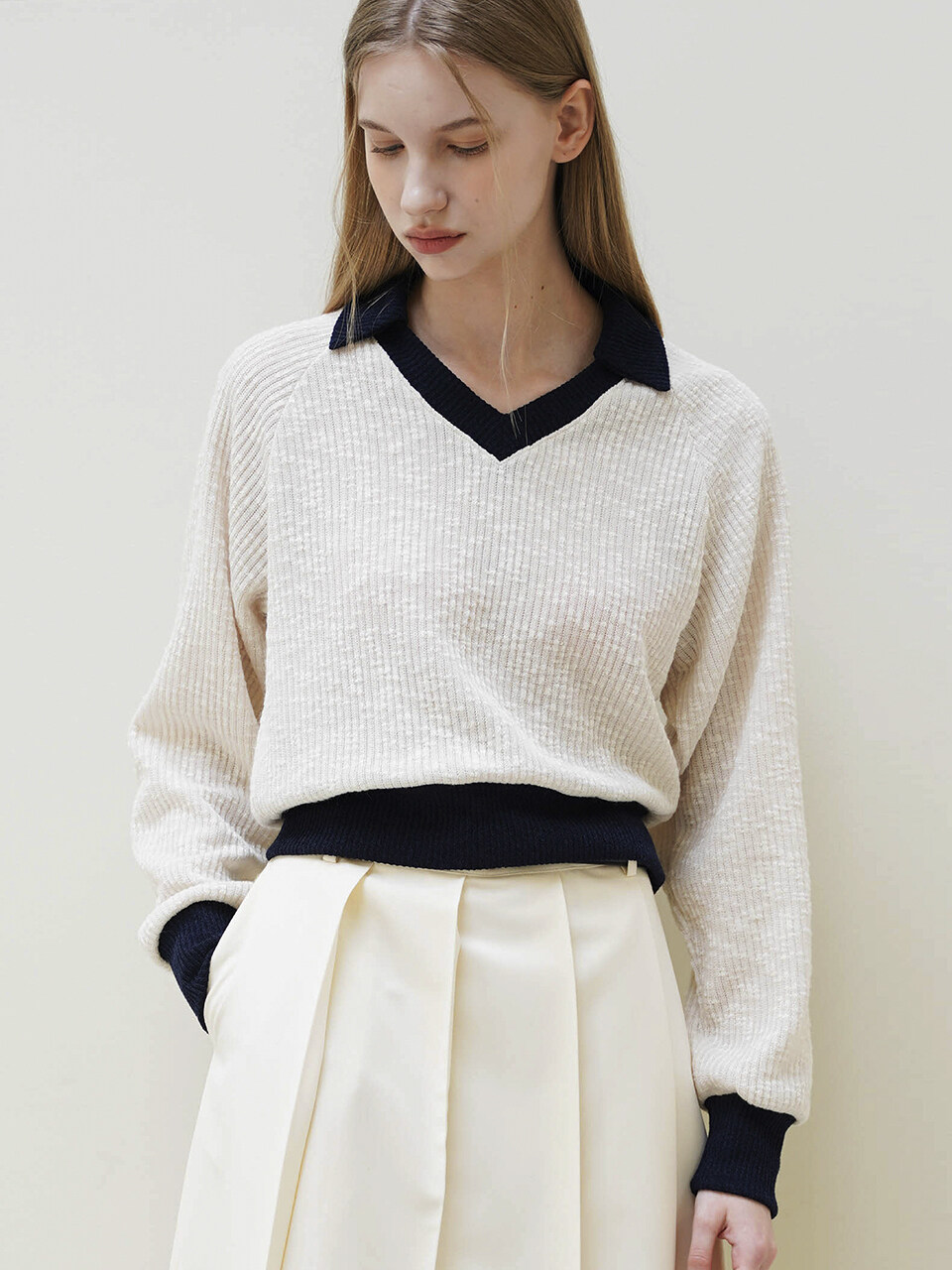 LEIE Daisy Coloring Collar V Neck Knit _ Ecru