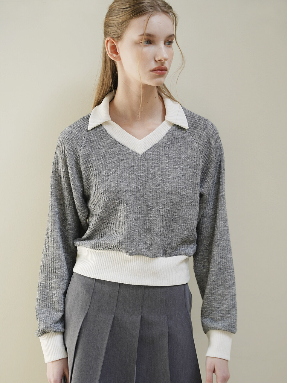 LEIE Daisy Coloring Collar V Neck Knit _ Grey