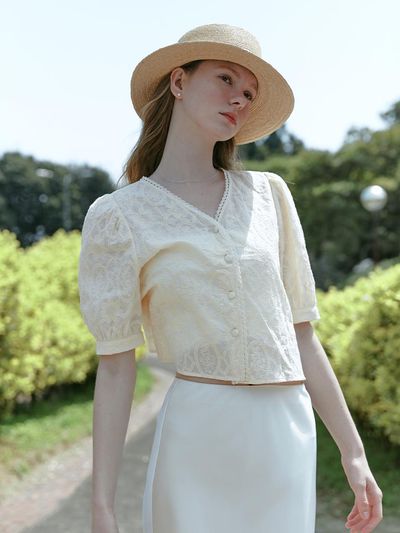 LENINA KOYA Embroidery Puff Shirt [BEIGE]