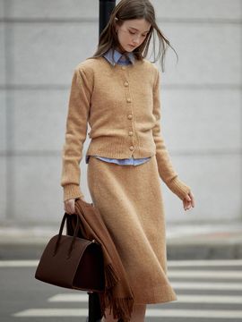 LENINA Woolen Ribbed Maxi Skirt [Golden Beige]