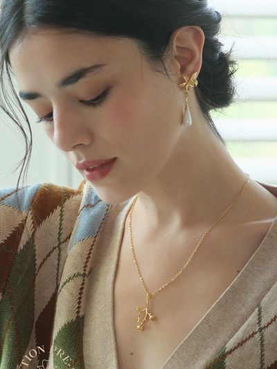 Les Bijoux Philosophy Simple Flower Pendant Necklace