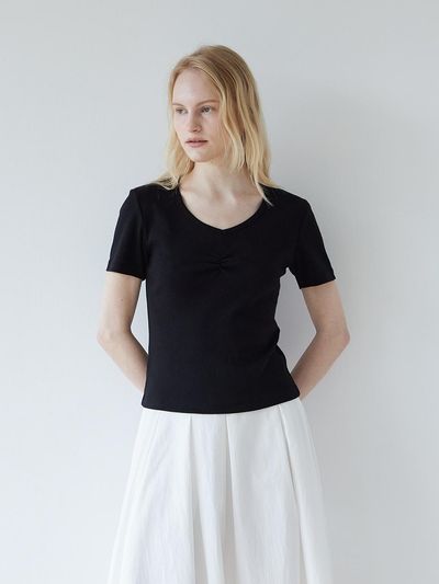 LESEIZIEME Essential U-Neck Short Sleeve T-Shirt [Black]