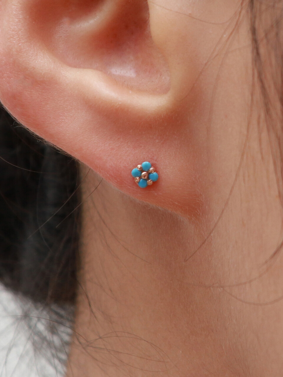 Less is more 14K Gold Blue Flower Earring / Piercing