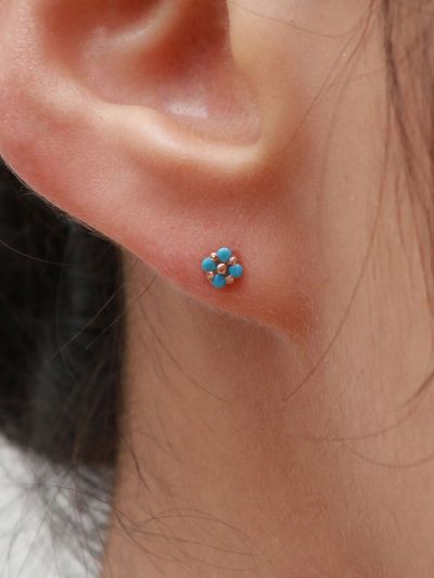Less is more 14K Gold Blue Flower Earring / Piercing