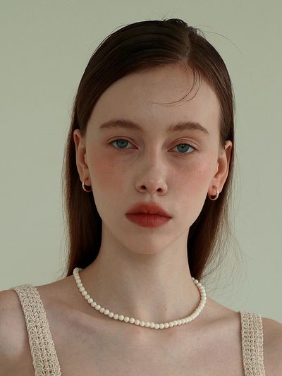 Less is more Cream Ball Necklace