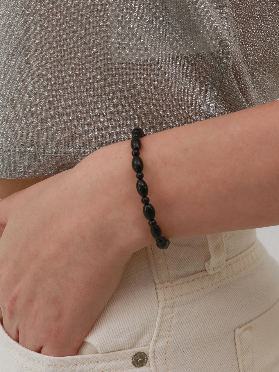 Less is more Oval Onyx Bracelet
