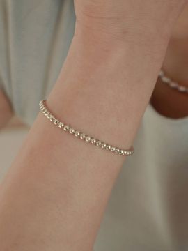 Less is more Silver Ball Bracelet