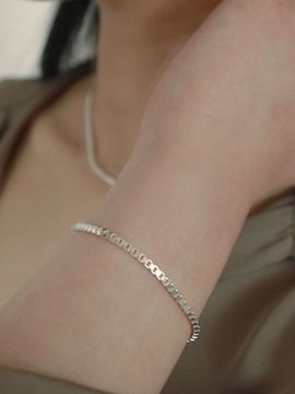 Less is more Silver Boxy Bracelet