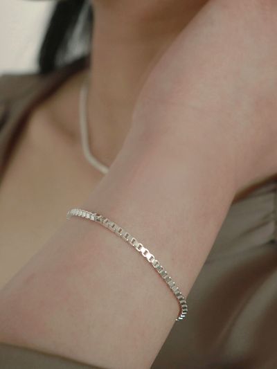 Less is more Silver Boxy Bracelet