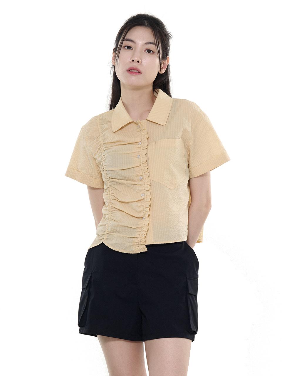 LETOILE ASYMMETRICAL SHIRRING HALF SLEEVE SHIRT