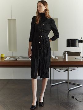 LETQSTUDIO V-Neck Georgette Midi Dress _ Black