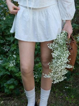 LETTER FROM MOON Wish Lace Mini Skirt (2 colors)