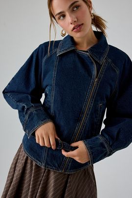 Levi's Levi's '80s Oversized Denim Bomber Jacket in Bellissima, Women's at Urban Outfitters