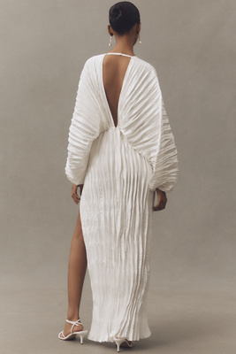 L'IDE - De Luxe Long-Sleeve V-Neck Pleated Maxi Dress